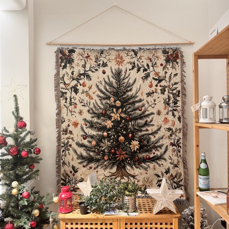 Christmas Throw Blanket - ผ้าแขวนผนังลายคริสต์มาสใหม่ปี 2026 สไตล์อินส์ ลายตลาดคริสต์มาสในเมืองวินเทจ ผ้าคลุมตกแต่งสำหรับวันหยุด ใช้เป็นฉากหลังตกแต่งบ้าน