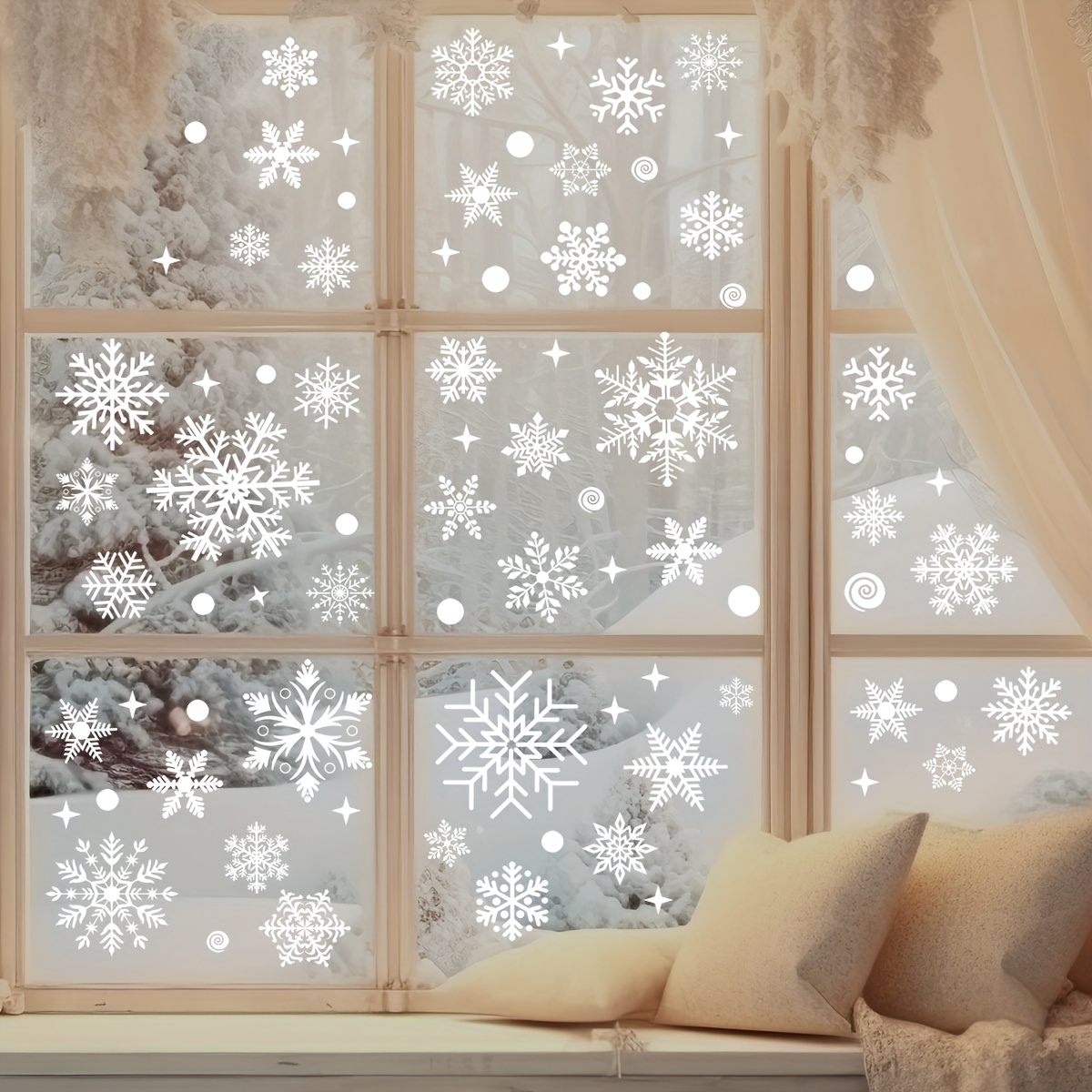 Snowflake Window Decal - สติกเกอร์ติดหน้าต่างคริสต์มาส 4 แผ่น - ลายเกล็ดหิมะสีขาวแบบคงที่และของตกแต่งฤดูหนาว ของตกแต่งวันหยุดพลาสติกแบบนำกลับมาใช้ใหม่ได้